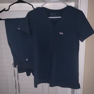 XS FIGS scrubs in Charcoal Grey